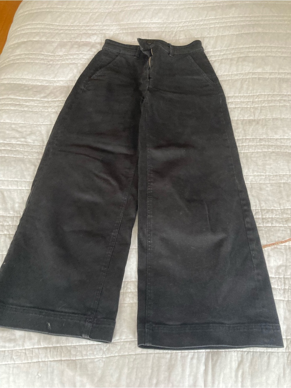 EVERLANE size 0 cropped wide regular jeans